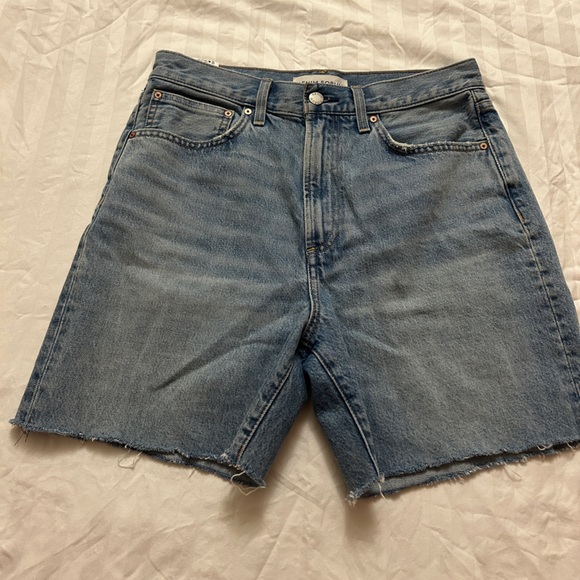 Aritzia Denim Forum BF Loose Mid Thigh Short - Picture 2 of 4